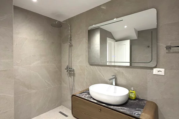 Duplex (casa a 2 piani) in affitto a Tirana 2+1, Arredato