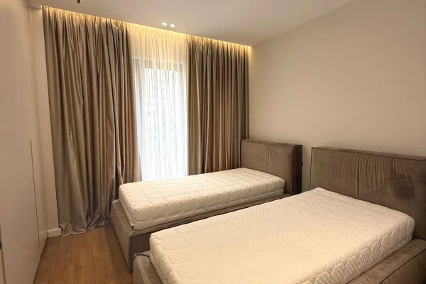 Duplex (casa a 2 piani) in affitto a Tirana 2+1, Arredato