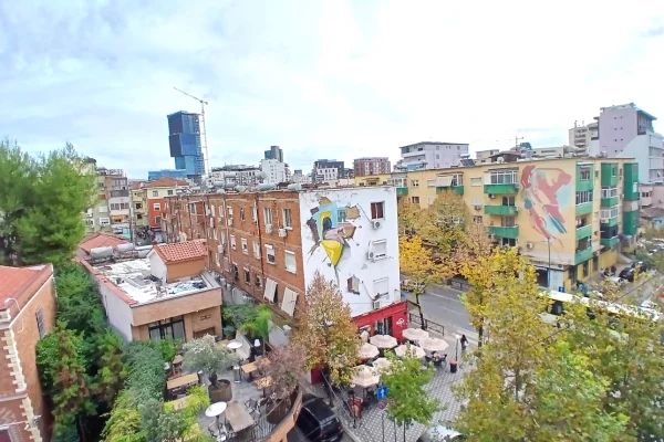 Appartamento in affitto a Tirana 2+1, Arredato