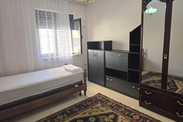 Appartamento in affitto a Tirana 2+1, Arredato