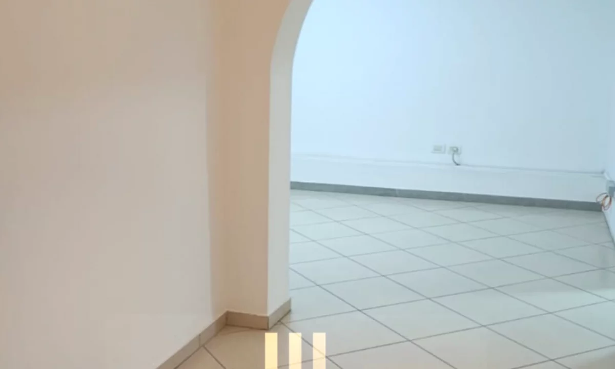 Shtepi ne shitje Apartament ne Tirane, 1+1, Mobilimi Bosh, pa mobiluar, Pagesa 220,000  Euro.