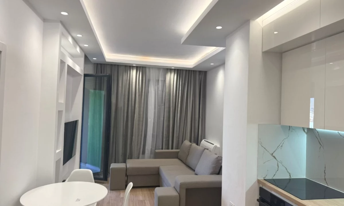 Appartamento in affitto a Tirana 1+1, Arredato