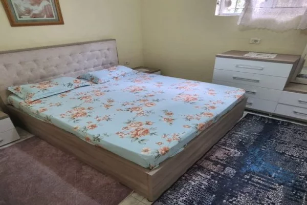 Appartamento in affitto a Tirana 2+1, Arredato