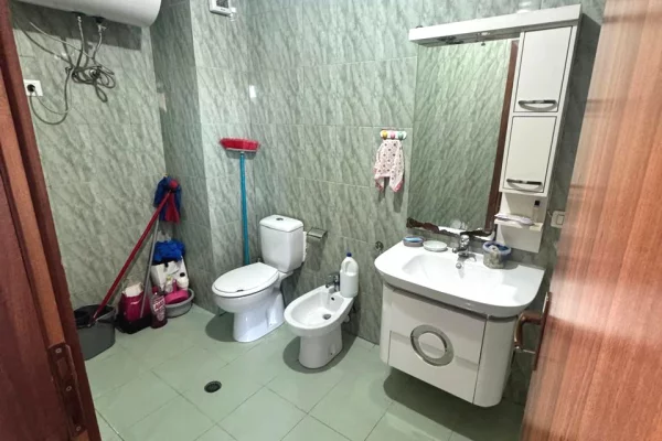 Appartamento in affitto a Tirana 2+1, Vuoto