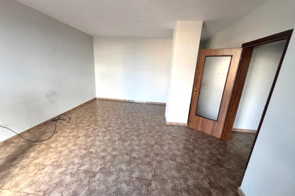 Appartamento in affitto a Tirana 2+1, Vuoto