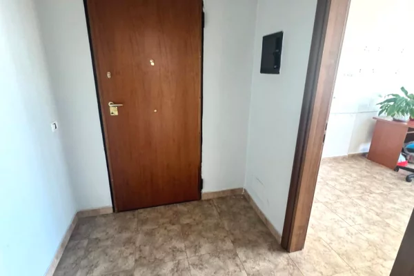 Appartamento in affitto a Tirana 2+1, Vuoto