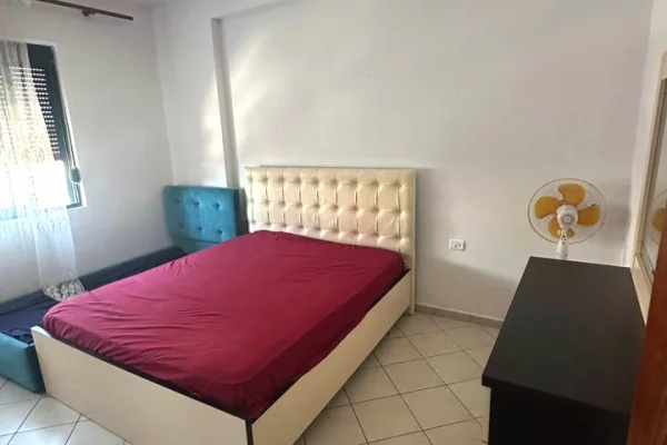 Shtepi ne shitje Apartament ne Tirane, 1+1, Mobilimi E mobiluar, Pagesa 85,000  Euro.