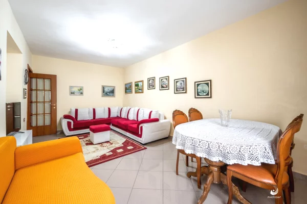 Appartamento in affitto a Tirana 1+1, Arredato