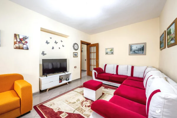 Appartamento in affitto a Tirana 1+1, Arredato