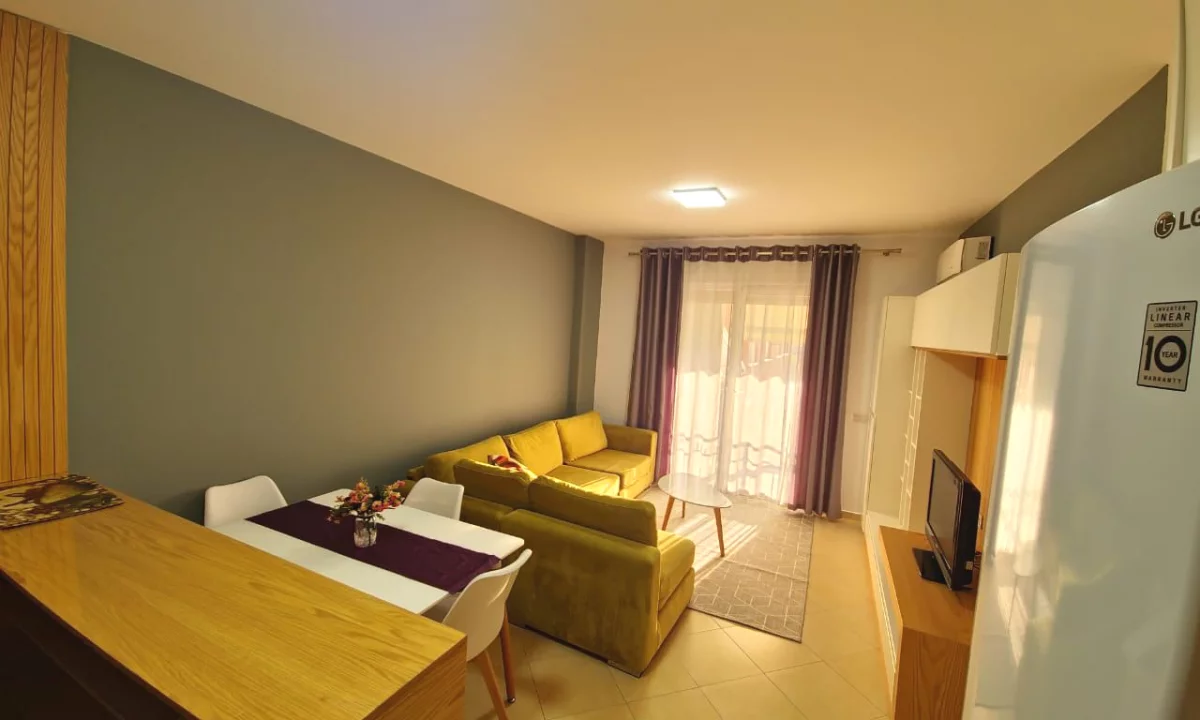 Appartamento in affitto a Tirana 2+1, Arredato