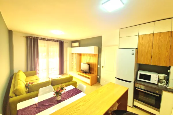 Appartamento in affitto a Tirana 2+1, Arredato