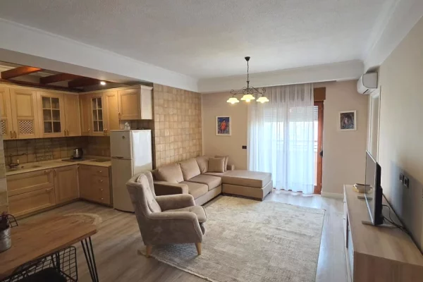 Shtepi ne shitje Apartament ne Tirane, 2+1, Mobilimi E mobiluar, Pagesa 350,000  Euro.