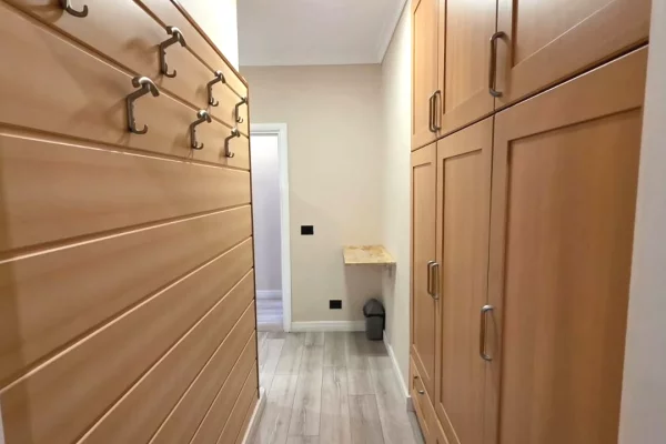 Shtepi ne shitje Apartament ne Tirane, 2+1, Mobilimi E mobiluar, Pagesa 350,000  Euro.