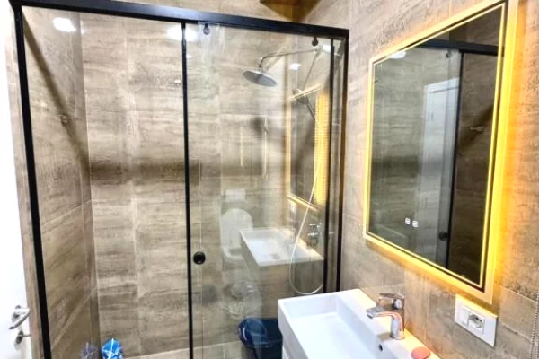 Appartamento in affitto a Tirana 2+1, Arredato