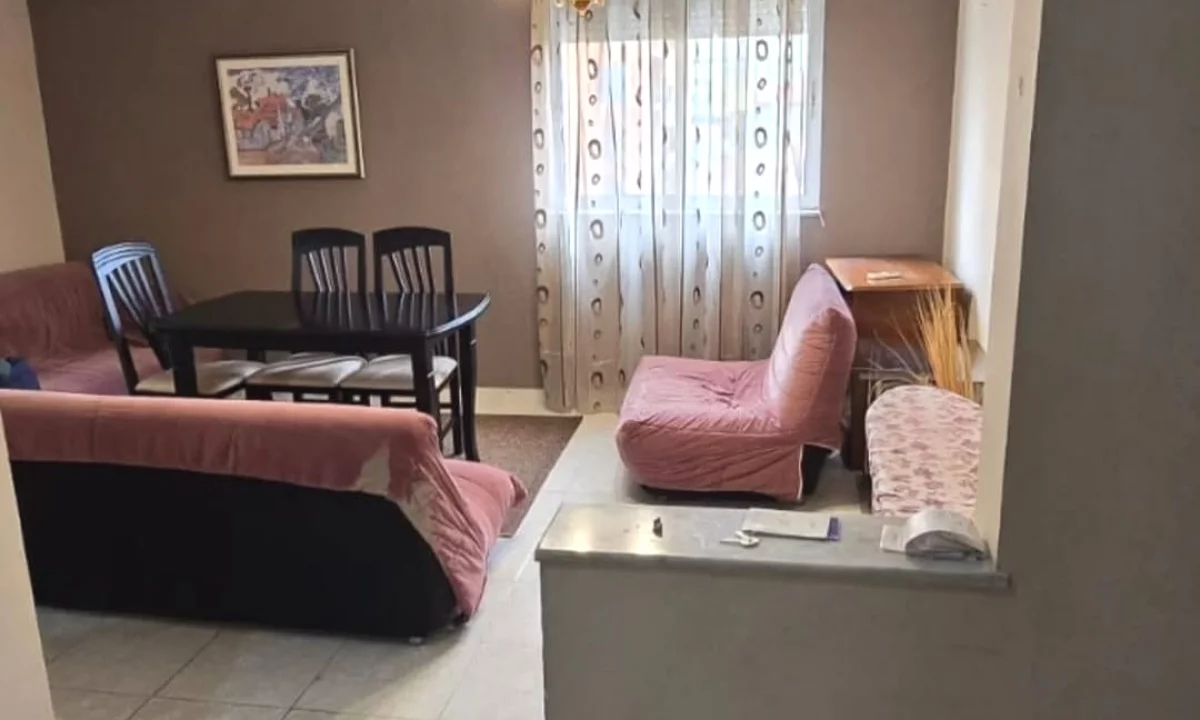 Shtepi ne shitje Apartament ne Tirane, 3+1, Mobilimi E mobiluar, Pagesa 177,000  Euro.