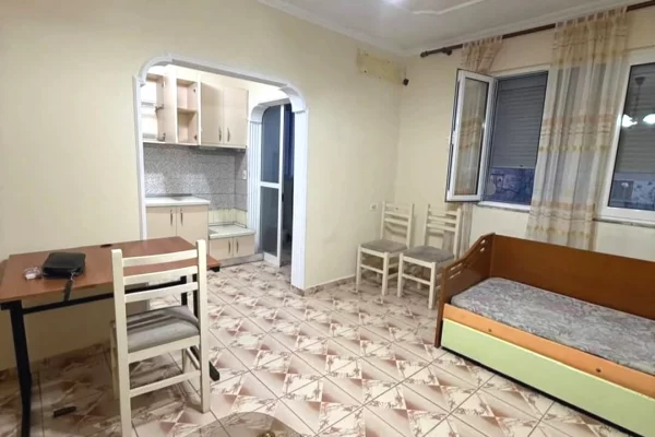 Shtepi ne shitje Apartament ne Tirane, 1+1, Mobilimi E mobiluar, Pagesa 120,000  Euro.