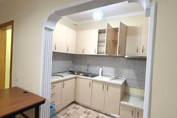 Shtepi ne shitje Apartament ne Tirane, 1+1, Mobilimi E mobiluar, Pagesa 120,000  Euro.