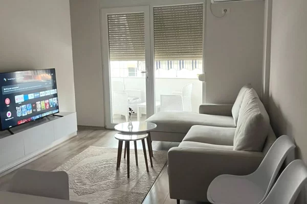 Shtepi ne shitje Apartament ne Tirane, 1+1, Mobilimi E mobiluar, Pagesa 155,000  Euro.