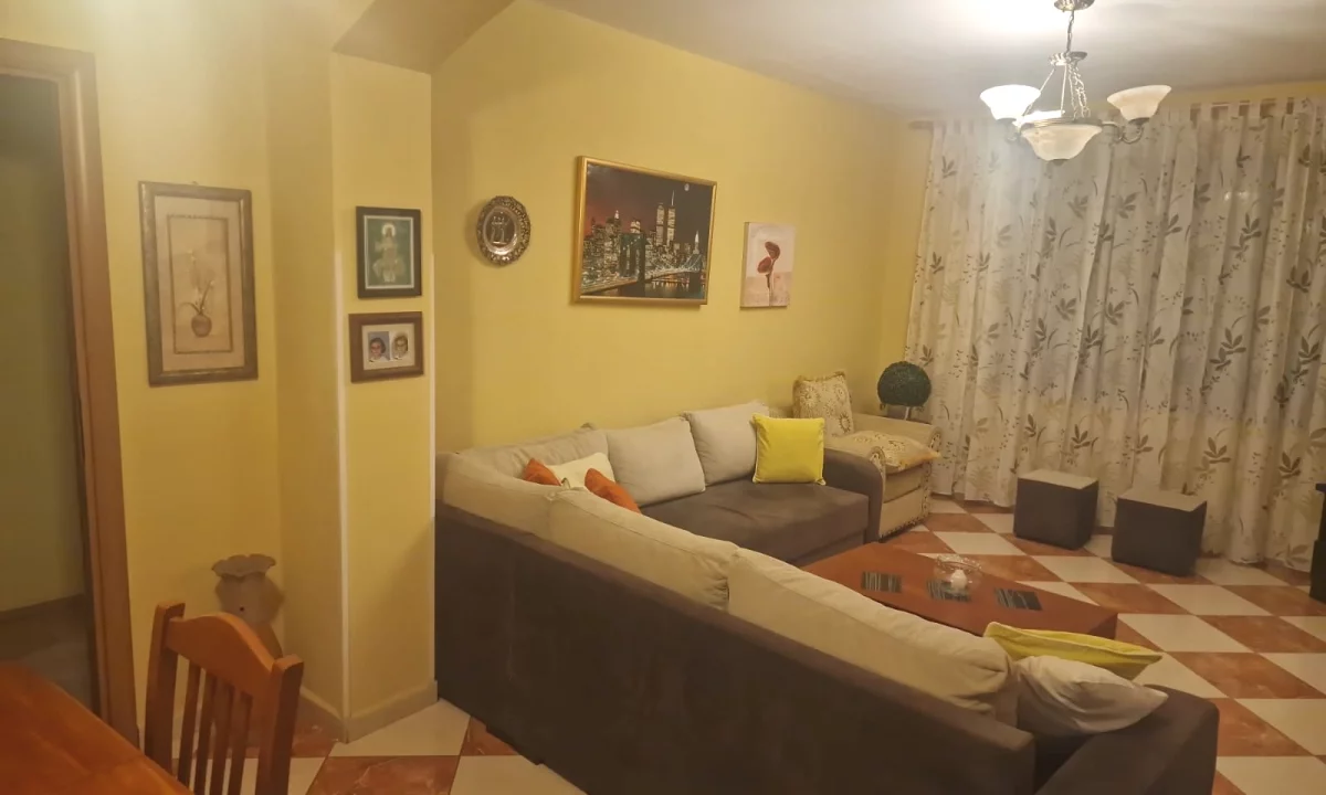 Shtepi ne shitje Apartament ne Tirane, 2+1, Mobilimi E mobiluar, Pagesa 350,000  Euro.
