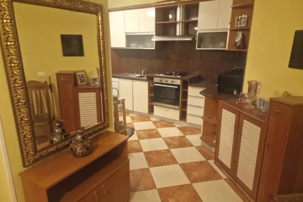 Shtepi ne shitje Apartament ne Tirane, 2+1, Mobilimi E mobiluar, Pagesa 350,000  Euro.