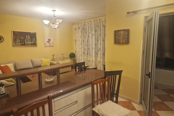 Shtepi ne shitje Apartament ne Tirane, 2+1, Mobilimi E mobiluar, Pagesa 350,000  Euro.