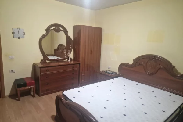 Shtepi ne shitje Apartament ne Tirane, 2+1, Mobilimi E mobiluar, Pagesa 350,000  Euro.