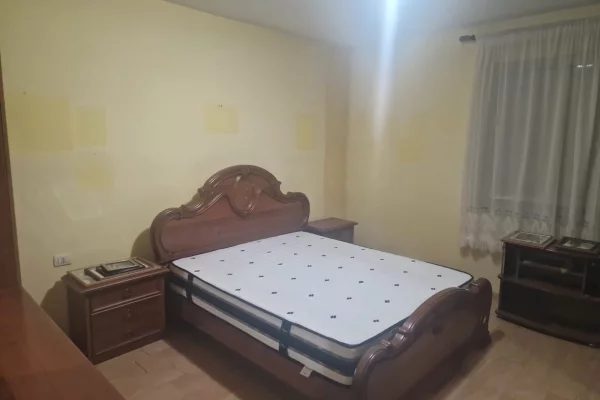 Shtepi ne shitje Apartament ne Tirane, 2+1, Mobilimi E mobiluar, Pagesa 350,000  Euro.