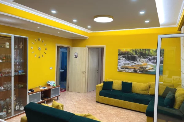 Shtepi ne shitje Apartament ne Durres, 2+1, Mobilimi E mobiluar, Pagesa 150,000  Euro.