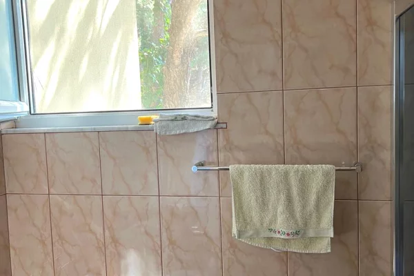 Shtepi ne shitje Apartament ne Durres, 2+1, Mobilimi E mobiluar, Pagesa 150,000  Euro.