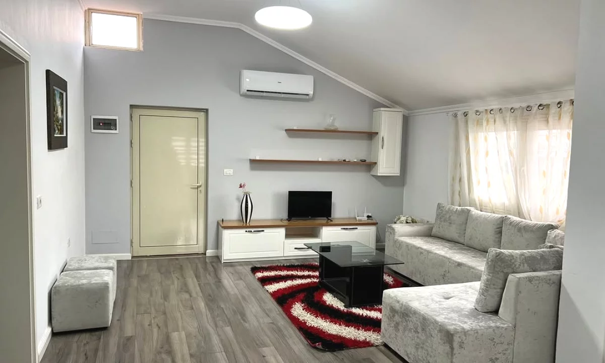 Shtepi me qera Apartament ne Tirane, 2+1, Mobilimi E mobiluar, Pagesa 48,000  Leke.