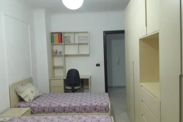 Shtepi me qera Apartament ne Tirane, 2+1, Mobilimi E mobiluar, Pagesa 500  Euro.