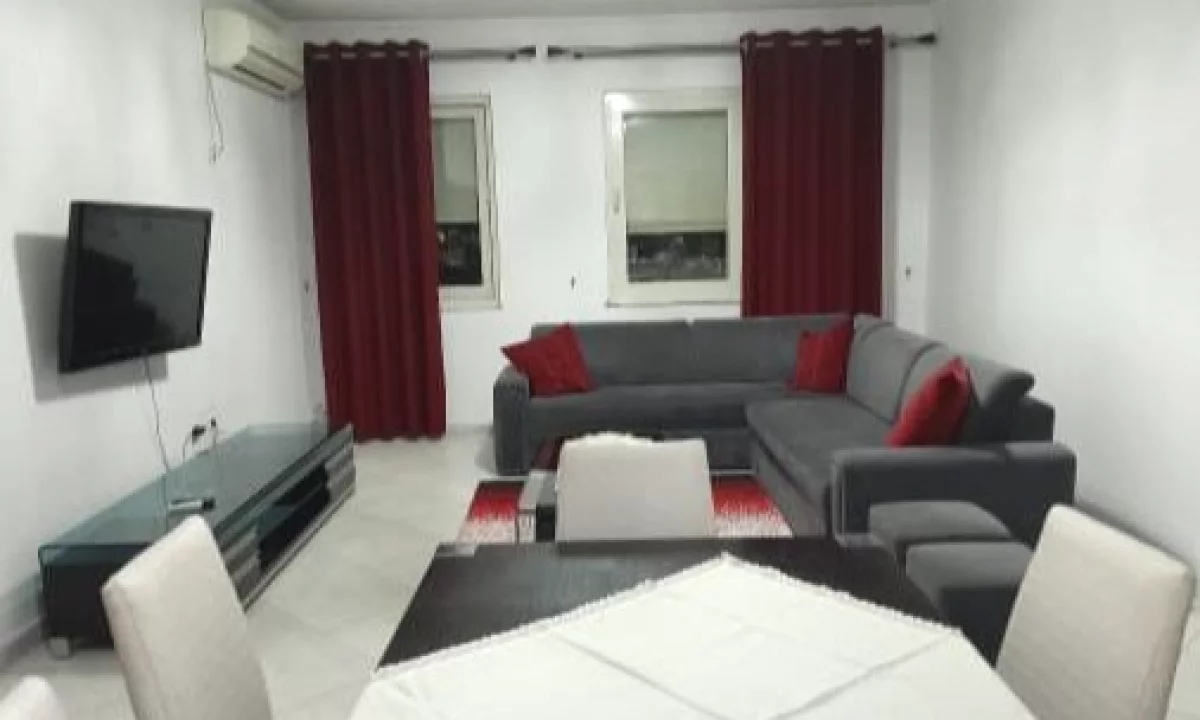 Shtepi me qera Apartament ne Tirane, 2+1, Mobilimi E mobiluar, Pagesa 500  Euro.