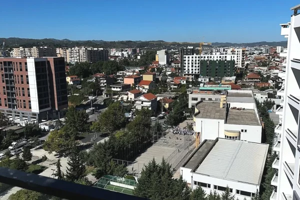 Shtepi ne shitje Apartament ne Tirane, 2+1, Mobilimi Bosh, pa mobiluar, Pagesa 192,000  Euro.