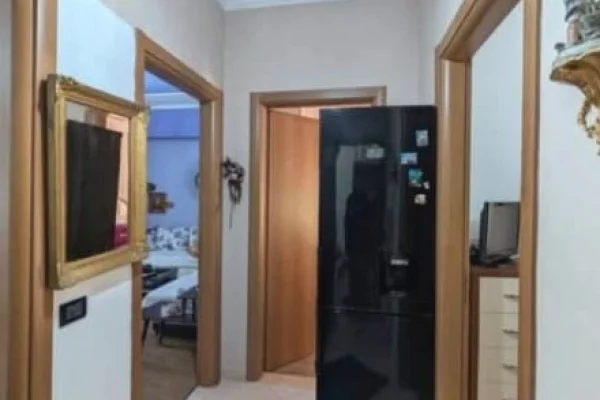 Shtepi me qera Apartament ne Tirane, 2+1, Mobilimi E mobiluar, Pagesa 60,000  Leke.