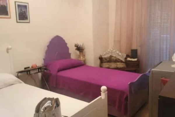 Shtepi me qera Apartament ne Tirane, 2+1, Mobilimi E mobiluar, Pagesa 60,000  Leke.