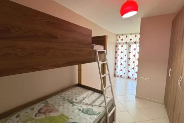 Shtepi ne shitje Duplex(shtepi me 2 kate) ne Tirane, 2+1, Mobilimi E mobiluar, Pagesa 300,000  Euro.
