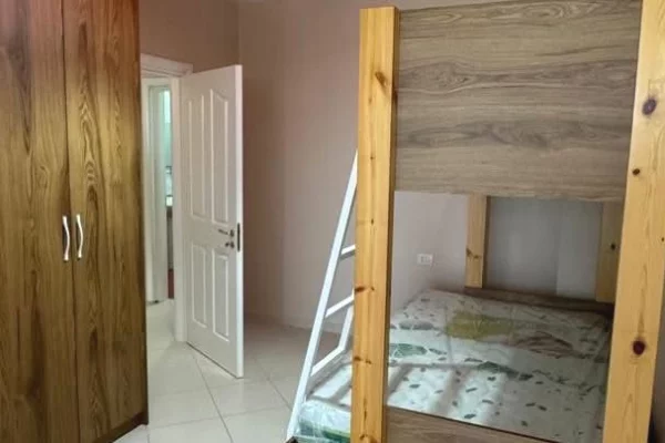 Shtepi ne shitje Duplex(shtepi me 2 kate) ne Tirane, 2+1, Mobilimi E mobiluar, Pagesa 300,000  Euro.