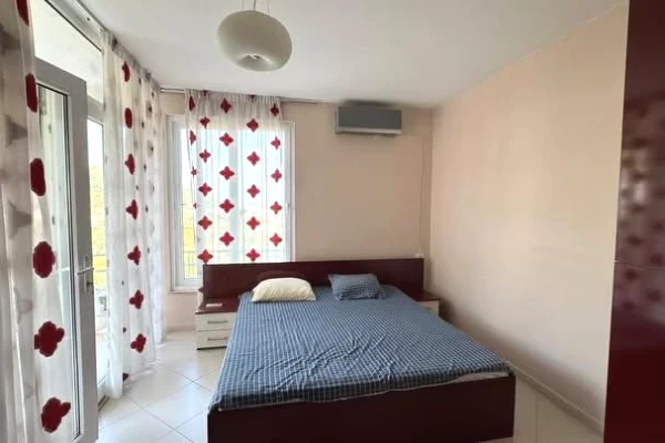 Shtepi ne shitje Duplex(shtepi me 2 kate) ne Tirane, 2+1, Mobilimi E mobiluar, Pagesa 300,000  Euro.