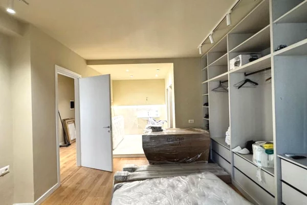 Shtepi ne shitje Duplex(shtepi me 2 kate) ne Tirane, 2+1, Mobilimi E mobiluar, Pagesa 300,000  Euro.