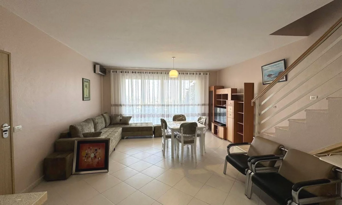 Shtepi ne shitje Duplex(shtepi me 2 kate) ne Tirane, 2+1, Mobilimi E mobiluar, Pagesa 300,000  Euro.