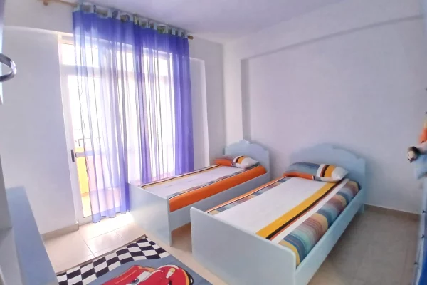Shtepi me qera Apartament ne Tirane, 2+1, Mobilimi E mobiluar, Pagesa 70,000  Leke.