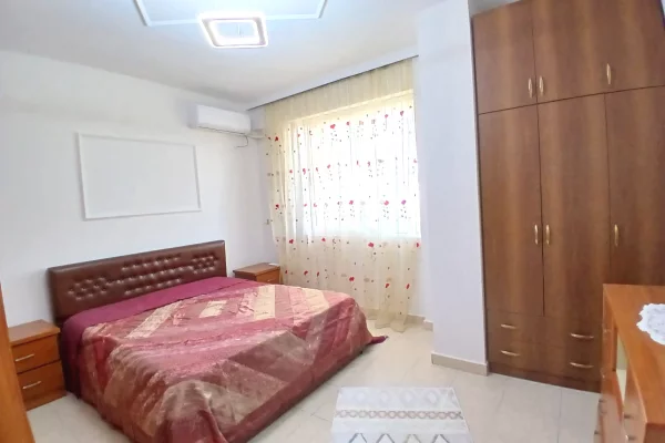 Shtepi me qera Apartament ne Tirane, 2+1, Mobilimi E mobiluar, Pagesa 70,000  Leke.