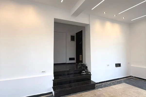 Business Property in Sale 1+1 in Tirana - 410,000 Euro