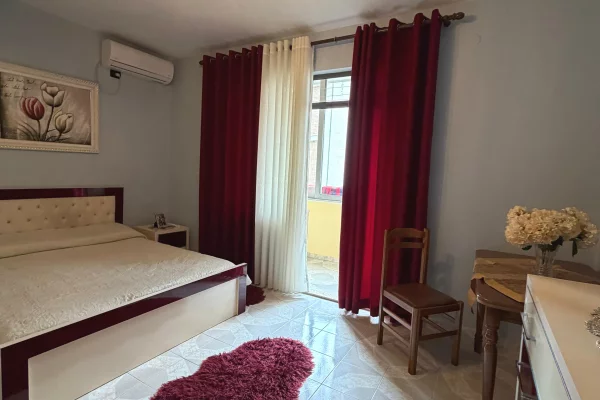 Shtepi ne shitje Apartament ne Tirane, 3+1, Mobilimi E mobiluar, Pagesa 200,000  Euro.