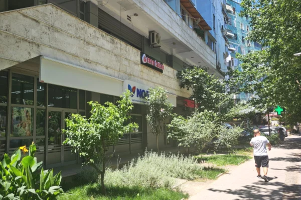 Përballë Delijorgjit  • 🏢 Hapësirë ideale për shumë lloje biznesi