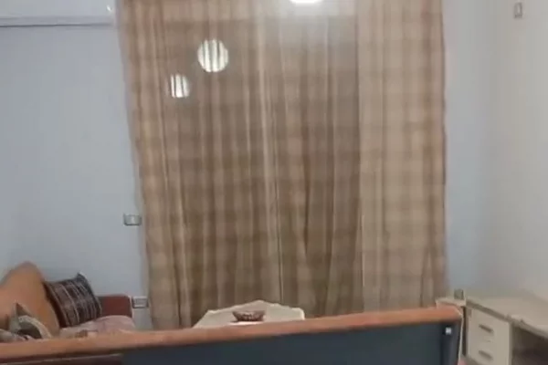 Shtepi me qera Apartament ne Tirane, 3+1, Mobilimi E mobiluar, Pagesa 500  Euro.