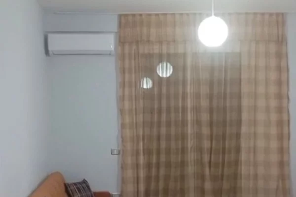 Shtepi me qera Apartament ne Tirane, 3+1, Mobilimi E mobiluar, Pagesa 500  Euro.