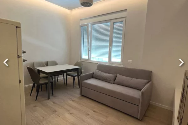 Rruga e Barrikadave prane Hotel "Stela" 📍 Jepet me qira apartament 1+1
