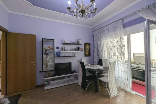 Shtepi me qera Apartament ne Tirane, 2+1, Mobilimi E mobiluar, Pagesa 60,000  Leke.