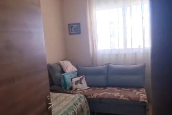 Shtepi ne shitje Apartament ne Tirane, 2+1, Mobilimi E mobiluar, Pagesa 198,000  Euro.
